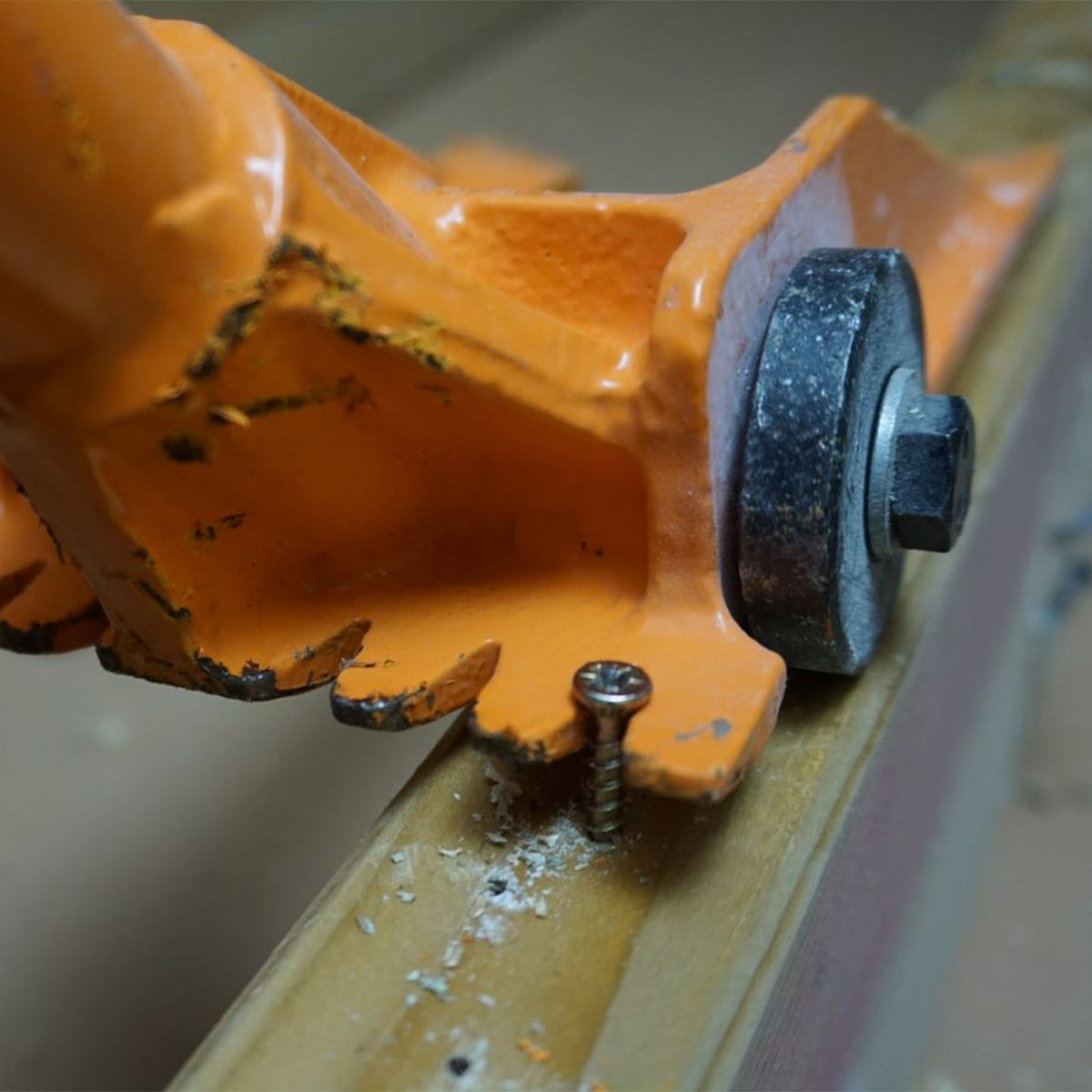 
                  
                    Gutster 60" Round Handle Demolition Bar - Ultimate Flooring/Hardwood Removal Tool
                  
                